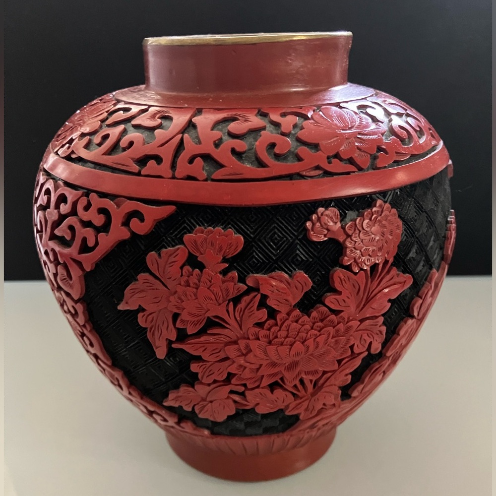 Vintage Red Varnish Vase Floral Motif Hand-Carved China